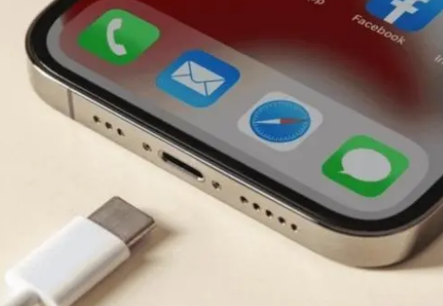 七台河苹果15维修分享iPhone15改USB-C接口后能和安卓用户互借充电器吗